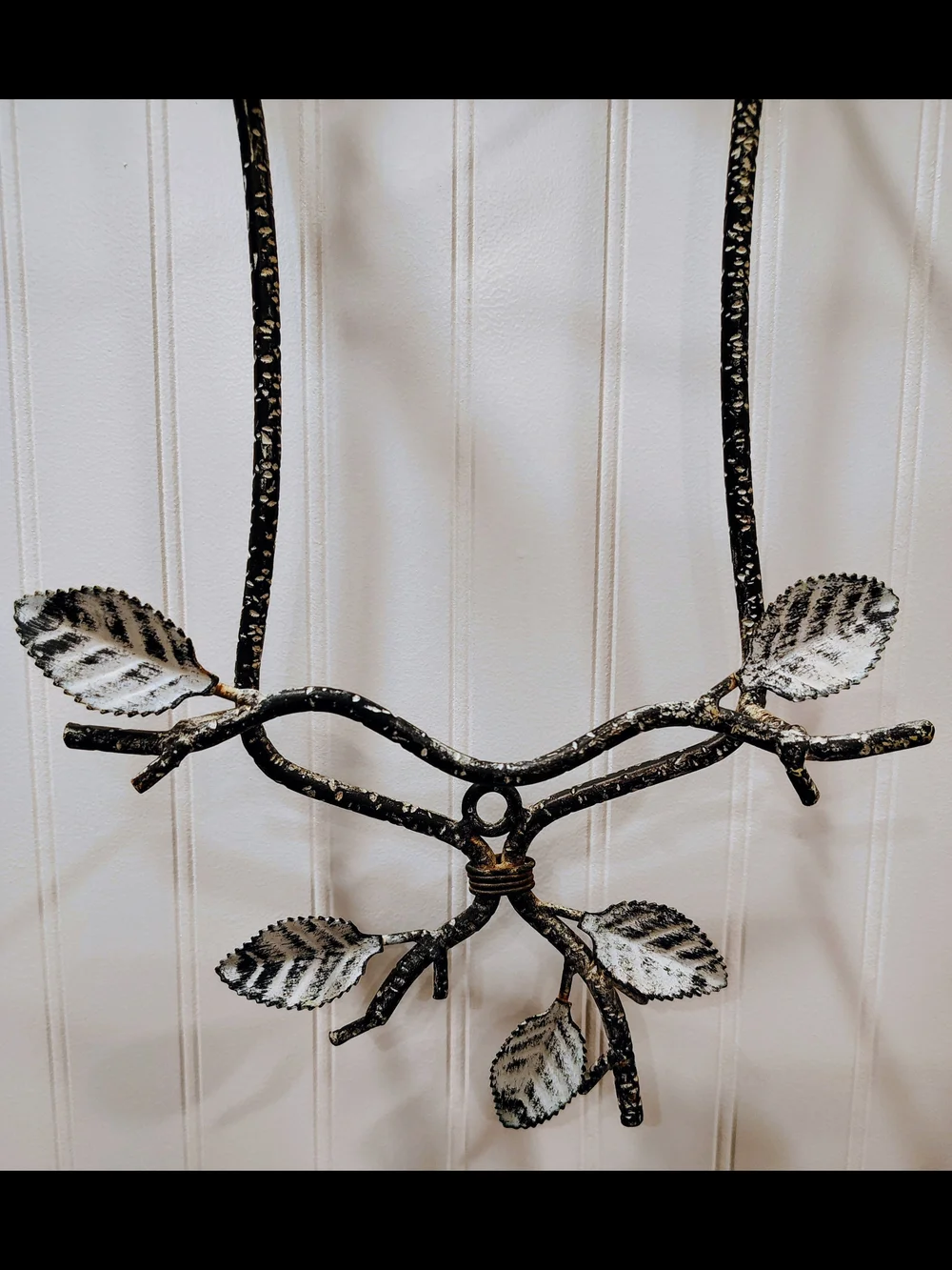 Ornamental Leaf Wall Display Shelf in Black and White - Decorative Wall Accent